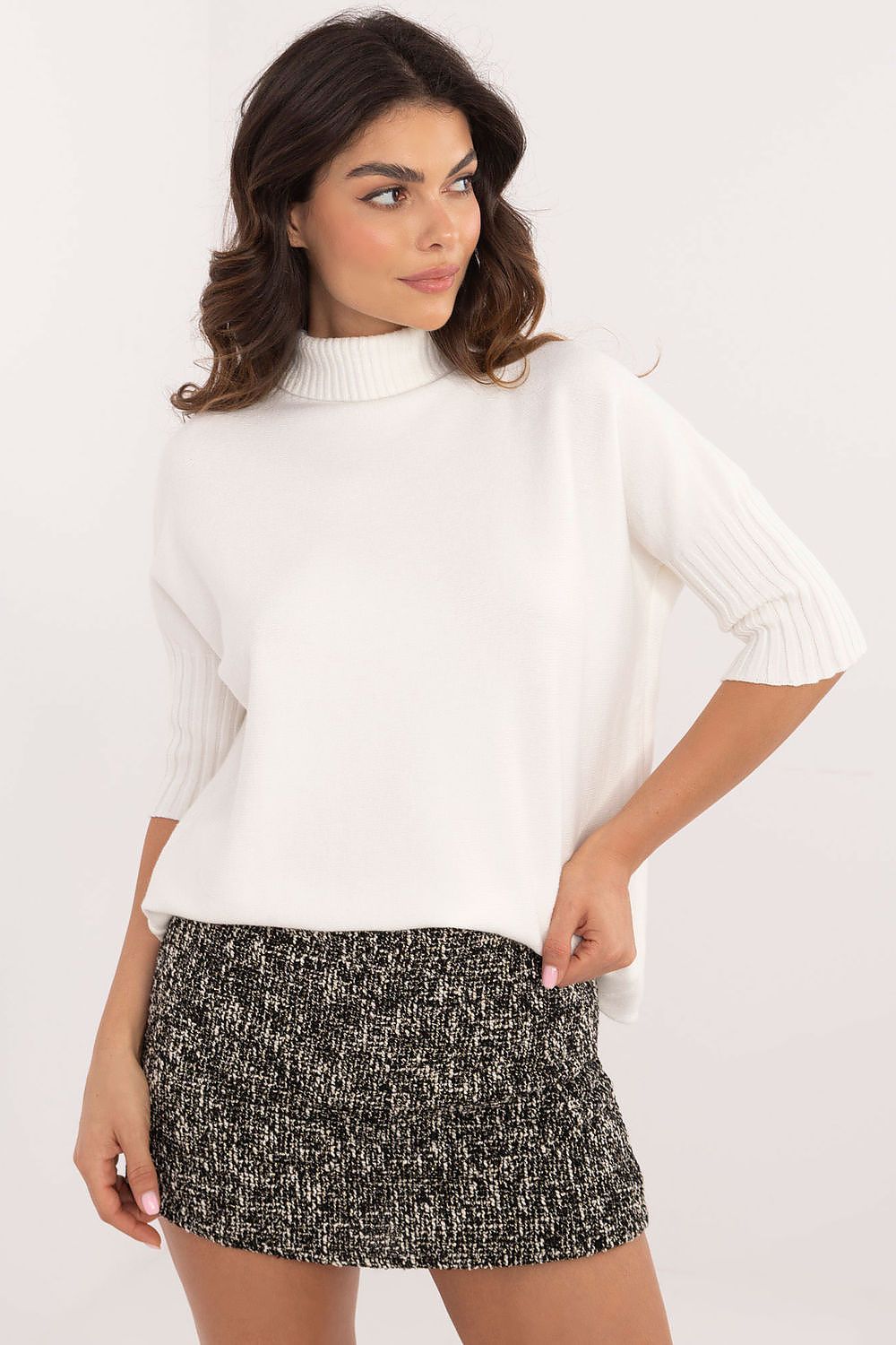 Short sleeve sweater